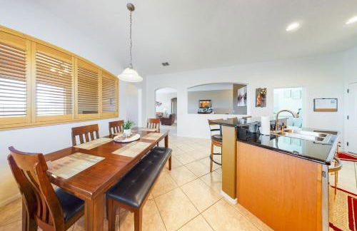 Snowbird-friendly home with fast WiFi, central AC, and private pool - Foto 7