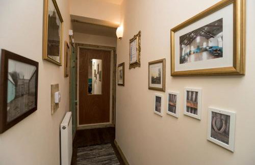 The Iron Chapel - Foto 17