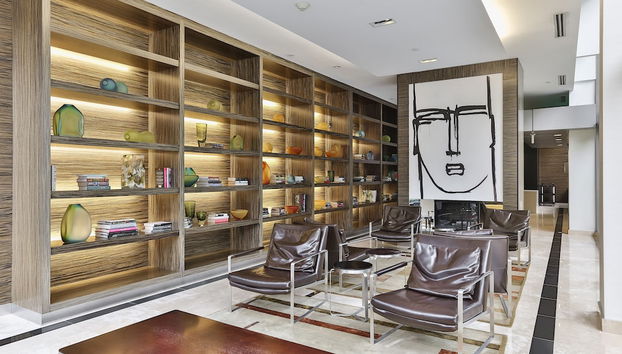 Coin salon dans le hall