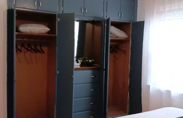 Mid Century Style Cottage Near Historic Downtown - Foto 7