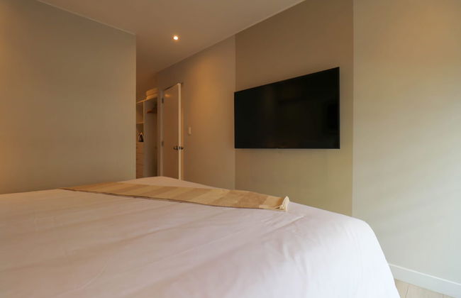 w Charming 2BR w Balcony in Miraflores - Photo 25