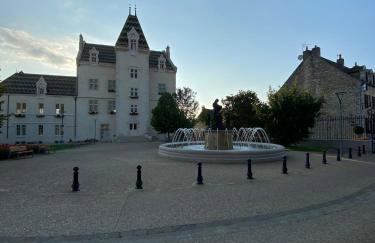 Maison élégante à Meursault avec jardin clos et cheminée - Photo 17