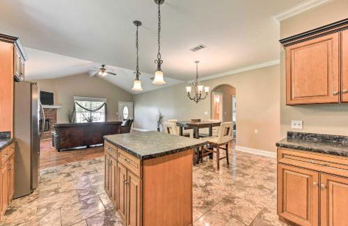 Gorgeous Home with Fireplace, Near St Louis Bay - Foto 8