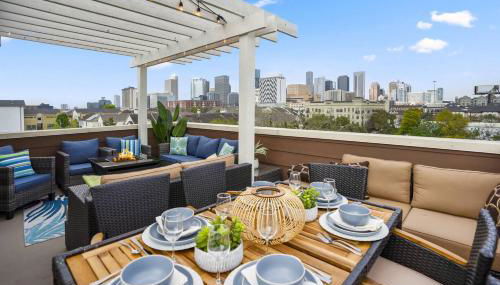 Posh Dtwn/Midtown Home w Stunning Roof-Top Terrace - Foto 2