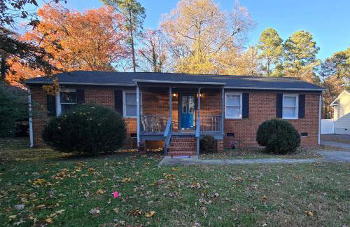 Next Stop! Comfort! 3 BR Near Amtrak Station! - Foto 50