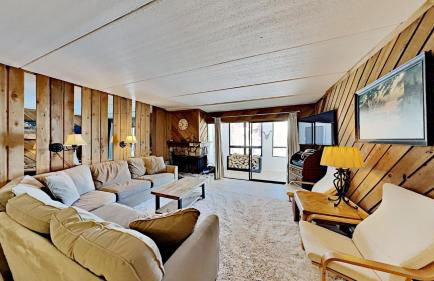 Great 3 Bedroom Condo with Washer and Dryer! - Foto 3