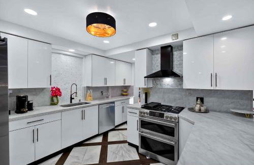 Villa 800 - 3 BEDROOM - 3 AND A HALF BATHROOMS -6 BEDS- Spa like Retreat Saline Pool & Jacuzzi - Foto 18