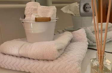 Luxurious and spacious ensuite and lounge with ping pong table - Perfect to rest near the beach - Foto 12