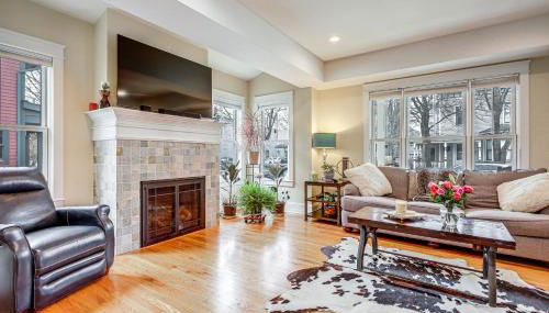 Elegant Saratoga Springs Stay Walk to Town, Track - Foto 1