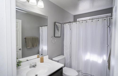 Viva Vegas Cozy 3BR Home Minutes from the Strip - Photo 38