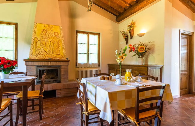 Farmhouse in Tuscany With Panoramic Pool - Photo 27