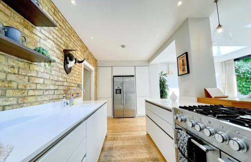 2-Bedroom flat with private patio & firepit in Shepherds Bush near Hammersmith by Staylio Ltd - Foto 12