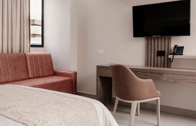 Amari Living Suites - Photo 30