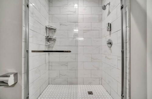 Cle Suites 1BR 1BA 5 min Walk to Cle Clinic #10 - Foto 8