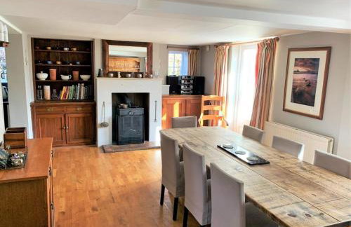 4 Bed in Ningwood oc-ic048 - Photo 3