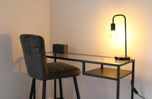 Central Townhouse Tipton - Sleeps 8 - Ideal for Contractors & Families - Foto 25