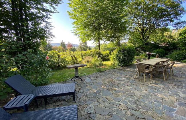 Charming Holiday Home With Garden - Photo 23