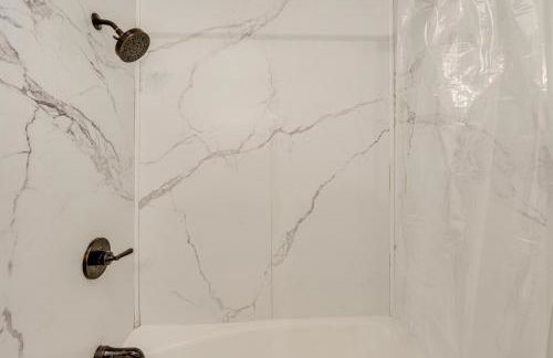 Close to Hospitals and Downtown Cleveland Home - Foto 23