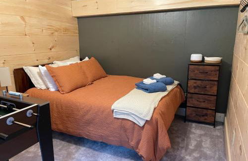 Creekside Getaway - King Bed - Full Kitchen - Foto 14