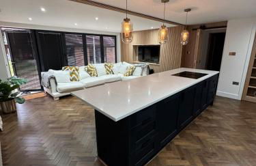 Shri's Palace beautiful getaway - Foto 7