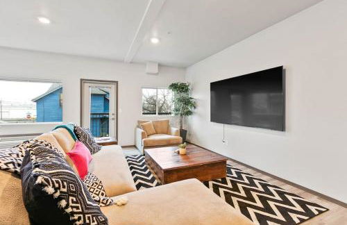 HUGE-Fun-Trendy Apt by Perry District & Downtown - Foto 1