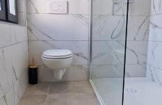 SUPERBE APPARTEMENT porte de la Cité Médiévale à SOMMIERES entièrement rénové très bien équipé 6 pers balcon clim parking privé devant - Foto 38