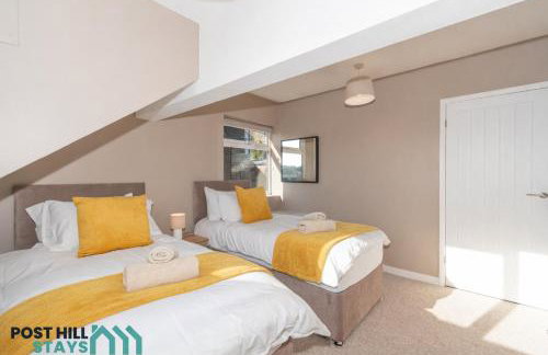 Large 4BR - Ideal Long Stays - Parking - Fast WiFi - Foto 24