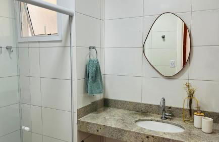 Refúgio Secreto na Praia da Bacutia, Piscina, Churrasqueira, Ar condicionado 80m da melhor praia de Guarapari - Foto 12