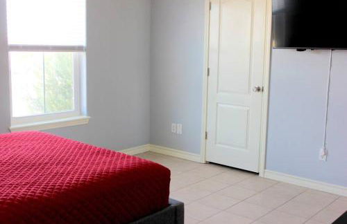 Spacious Home, Short Walk to Beach, Heated Pool! - Foto 30