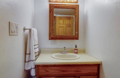 Near Downtown Spacious Casper Getaway with Deck - Foto 20