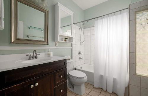 South Park Charmer - Close to Zoo - Backyard Oasis - Foto 14