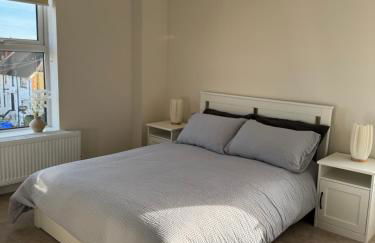 Central Aldershot Flat, Near Station & Town Centre - Foto 13