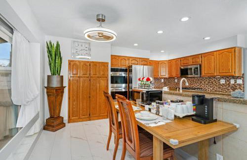 Sanctuary-5BR Home for Extended Stays & Family Comfort - Foto 9