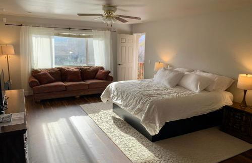 Stunning 3,400 sq ft Lake House w Boat Dock, Sauna, Steam Shower, and More - Foto 40