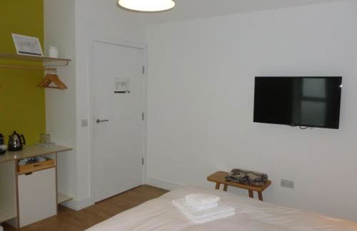 Jog 1 Bed Ensuite by Together Travel - Photo 2