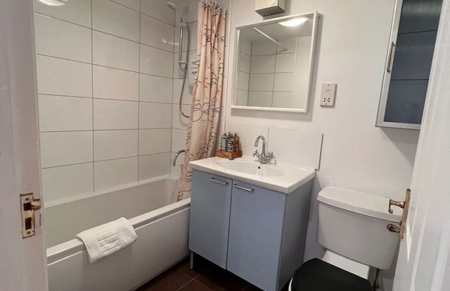 Maya's Glasgow Holiday Homes - Photo 24