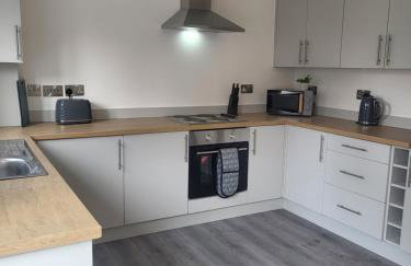 Modern 3-Bed House in Rotherham, WiFi, Garden & Free Parking - Foto 20