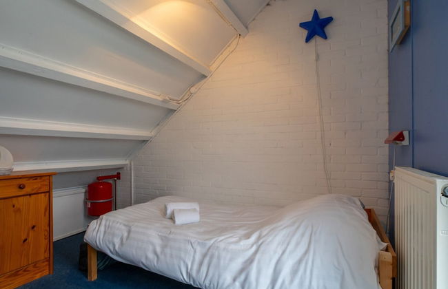 Holiday Home in De Punt With Pool & Garden - Photo 4