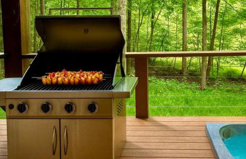 Lux Tiny House with Waterfront, Kayaks, Hot Tub, Arcade - Photo 17