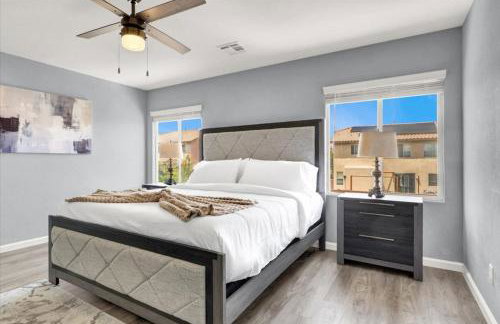 4BR Family Oasis with Gym and BBQ Near Vegas Strip - Photo 13