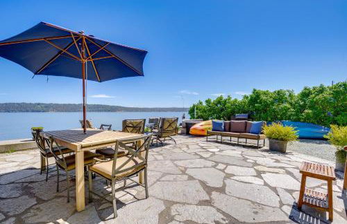 Waterfront Gem with 2 Patios on Camano Island - Foto 26
