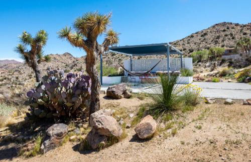 Casa Rocosa I Midcentury Home on 5 Private Acres Near Park - Foto 58