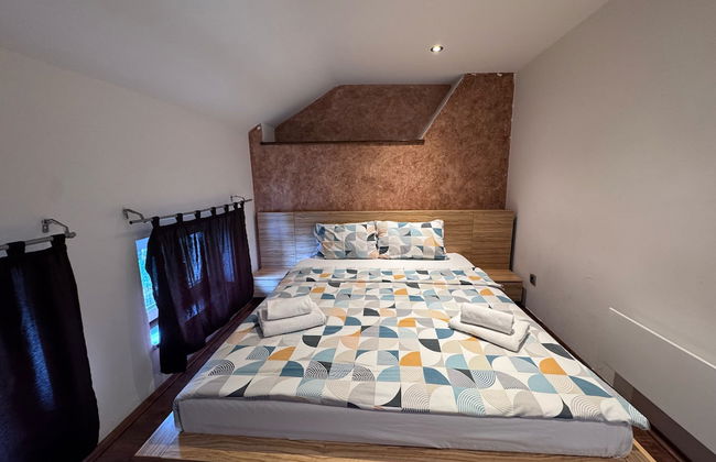 Central Park Apartments - Photo 19