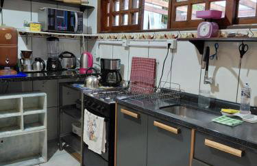 Casa aconchegante térrea à 3min de carro do centro e praia central - Foto 5