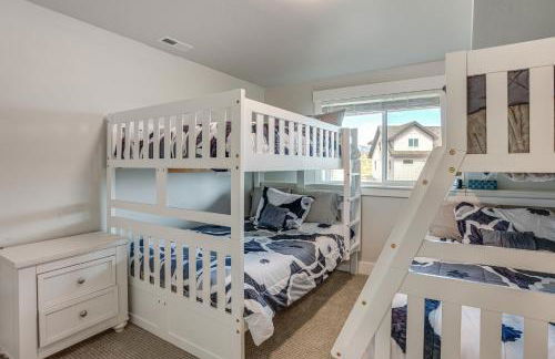 Mtn and Lake Views Family Retreat in Garden City! - Foto 23