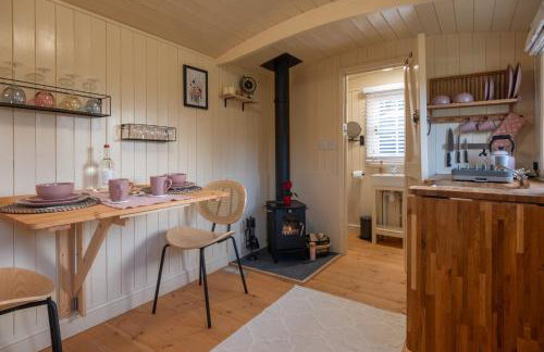 Shepherdshut-hot Tub-cotswolds-petfriendly - Photo 25