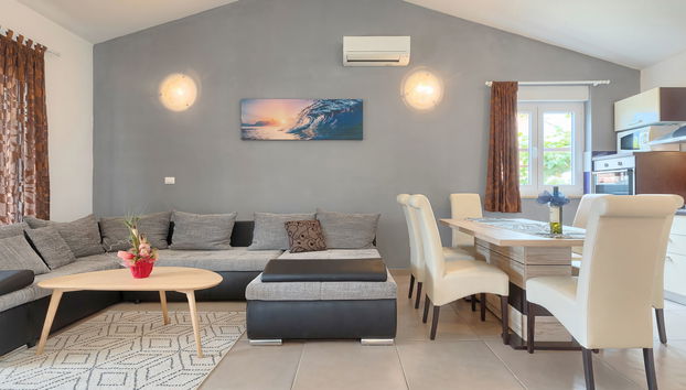 Goldi - Foto 2, Inside other