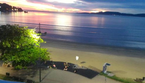 Apartamento 3 quartos e 3 sacadas de frente para o mar com visão panorâmica de toda praia de Itapema - Foto 4