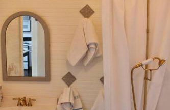 The Mountain House - An Oasis in Town! Summer Sleeps 10! - Foto 14