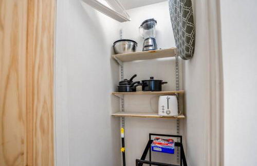 Historic Heights Rustic Urban Tiny Cabin - Foto 23